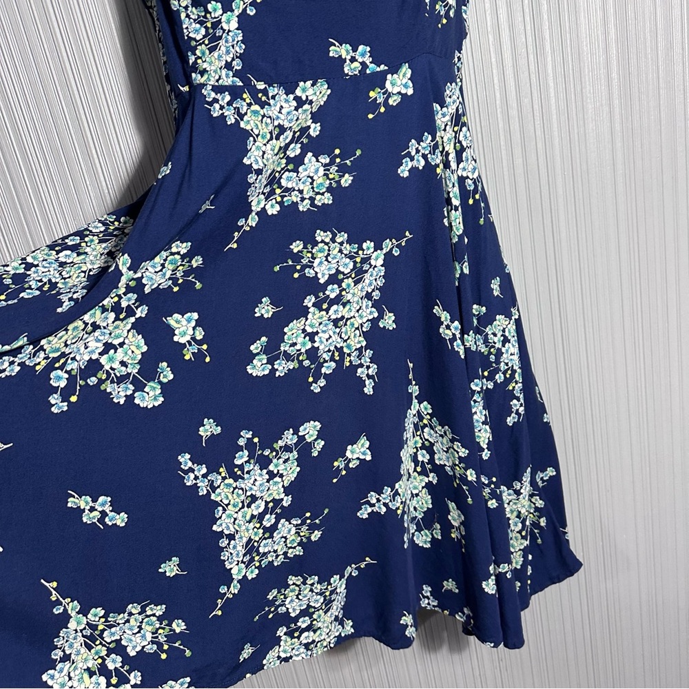 Old Navy blue floral fit & flare sundress women’s medium - Picture 6 of 9